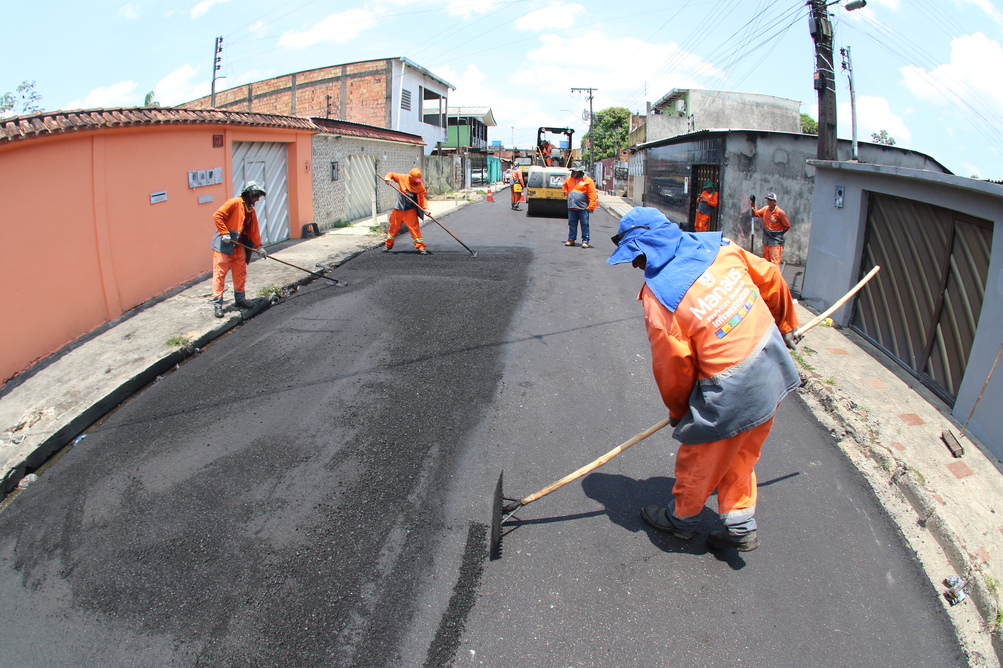 No momento, você está visualizando Mais de 40 ruas do bairro Novo Israel receberam novo recapeamento