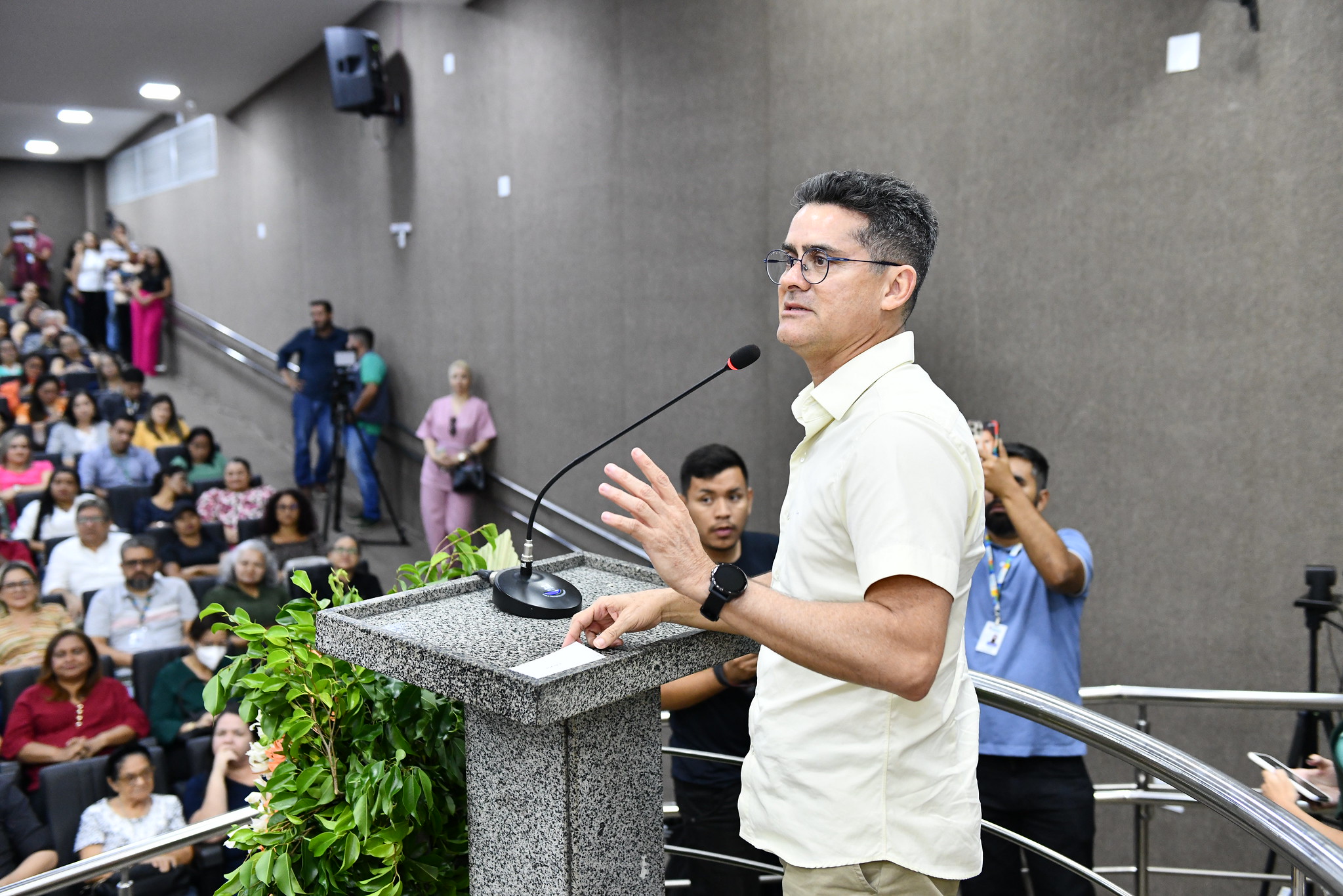 You are currently viewing Prefeito David Almeida apresenta ao Ministério da Saúde estratégias que mantêm a saúde básica de Manaus como a melhor do país