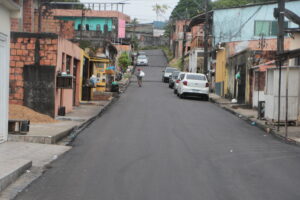 Read more about the article Programa ‘Asfalta Manaus’ conclui recapeamento asfáltico em vias do bairro Jorge Teixeira