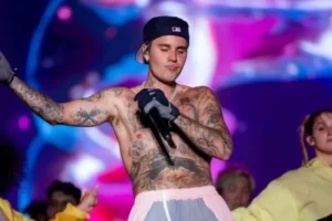 Read more about the article Justin Bieber se apresenta no Rock in Rio, mas cancela shows de turnê