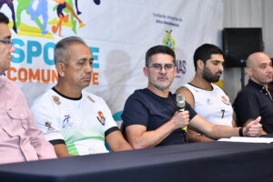 Read more about the article Prefeito David Almeida apresenta primeiros reforços do Manaus Vôlei para a Superliga C e destaca investimentos no esporte