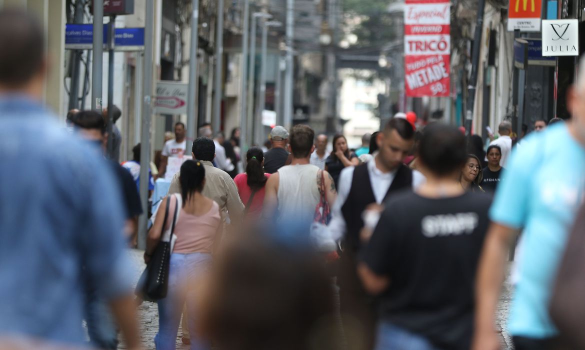 No momento, você está visualizando Covid-19: Brasil registra 9 mortes e 2.216 casos em 24 horas