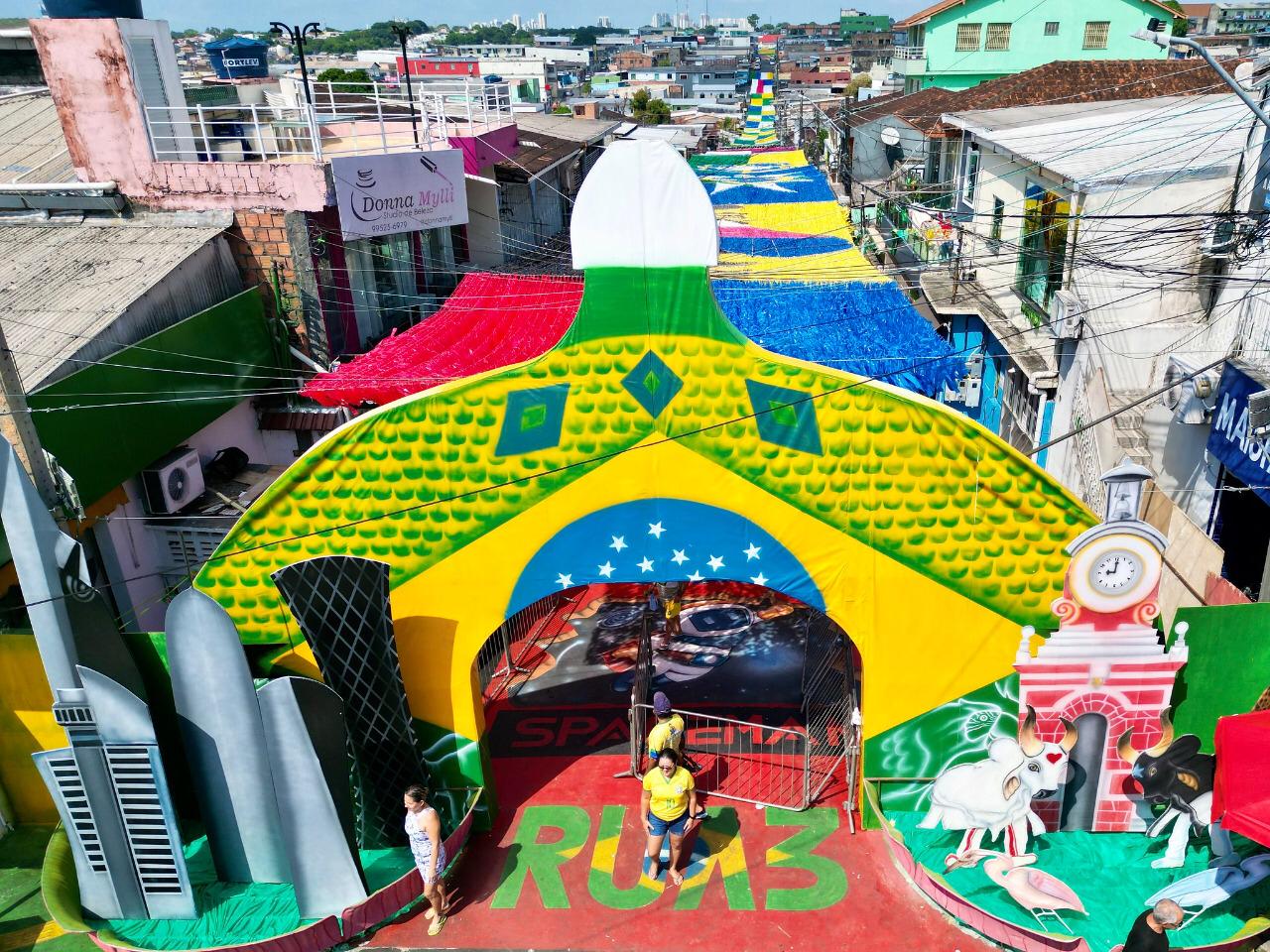 You are currently viewing Com apoio da Prefeitura de Manaus, ruas decoradas terão a maior Copa de todos os tempos