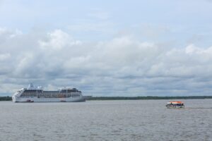 Read more about the article Navio com 1,2 mil turistas abre a ‘Temporada de Cruzeiros 2022/2023’ em Manaus