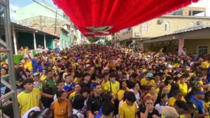 Read more about the article Em Manaus, ‘Rua da Copa’ recebe multidão de torcedores na estreia do Brasil