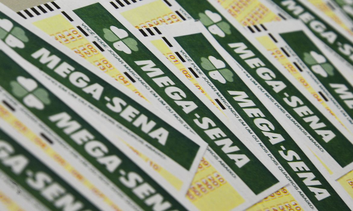 You are currently viewing Mega-Sena acumula e sorteia R$ 65 milhões na quarta-feira