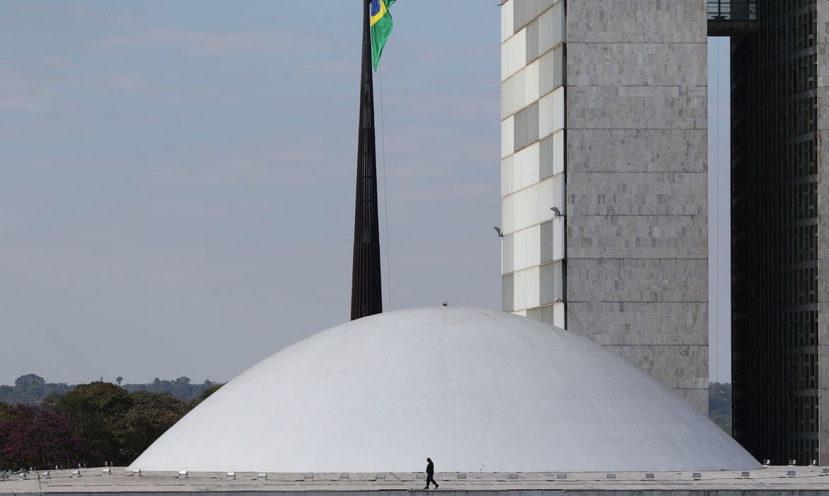 You are currently viewing PEC da Transição é adiada por falta de consenso, diz relator