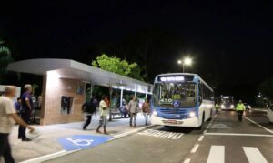 Read more about the article Prefeitura de Manaus reforça linhas de ônibus para festividades do Réveillon 2023