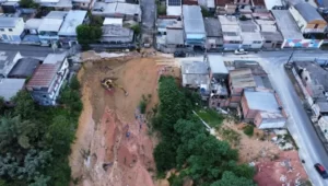 Read more about the article Prefeitura de Manaus realiza obra emergencial para conter erosão no Francisca Mendes, em Manaus