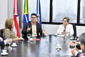 Read more about the article Prefeito David Almeida se reúne com TJ-AM e MP-AM e reforça compromisso com a transparência