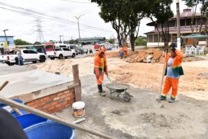 Read more about the article Prefeito David Almeida anuncia revitalização da praça Padre Pedro Vignola no bairro Cidade Nova