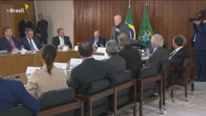 Read more about the article ‘Não vamos permitir que a democracia escape das nossas mãos’, diz Lula em reunião com governadores