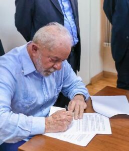 Read more about the article Lula decreta intervenção federal na segurança pública do DF