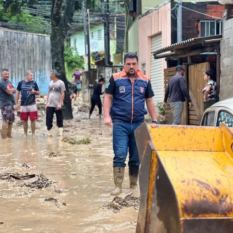 You are currently viewing Tragédia no litoral de SP: 40 pessoas morreram e quase 2,5 mil tiveram que sair de casa