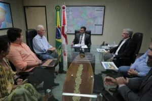 Leia mais sobre o artigo Em reunião com empresários, Wilson Lima destaca que Estado incentiva a geração de emprego e renda