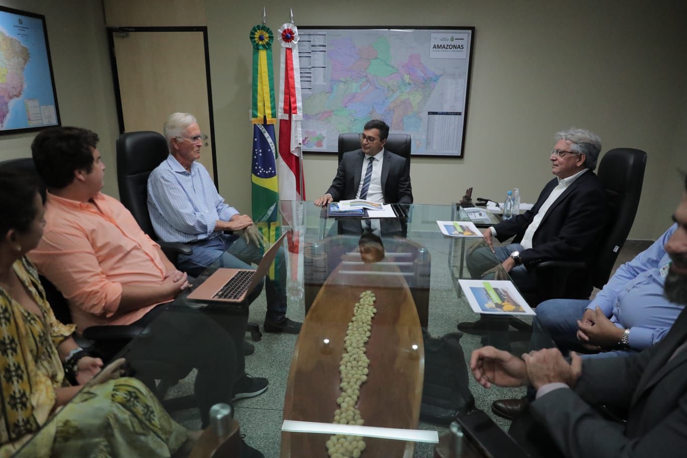 You are currently viewing Em reunião com empresários, Wilson Lima destaca que Estado incentiva a geração de emprego e renda