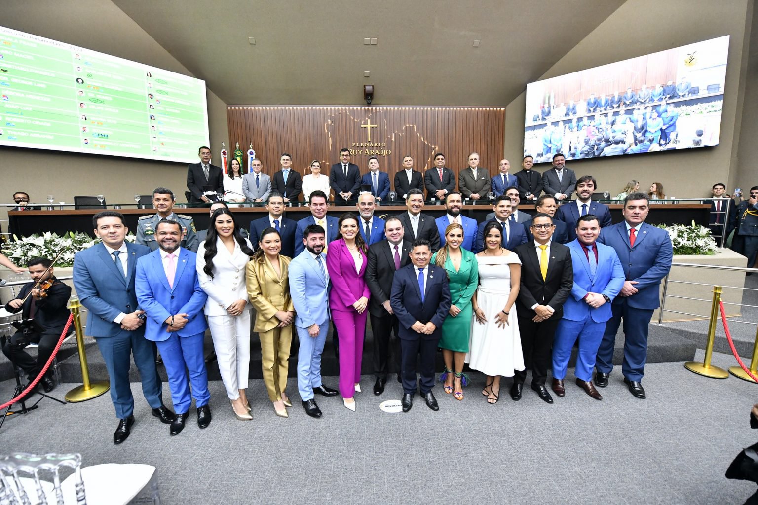 You are currently viewing Prefeito David Almeida prestigia posse dos novos parlamentares da Assembleia Legislativa do AM