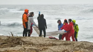 Read more about the article 50 pessoas morreram em naufrágio de barco com imigrante perto da costa da Itália