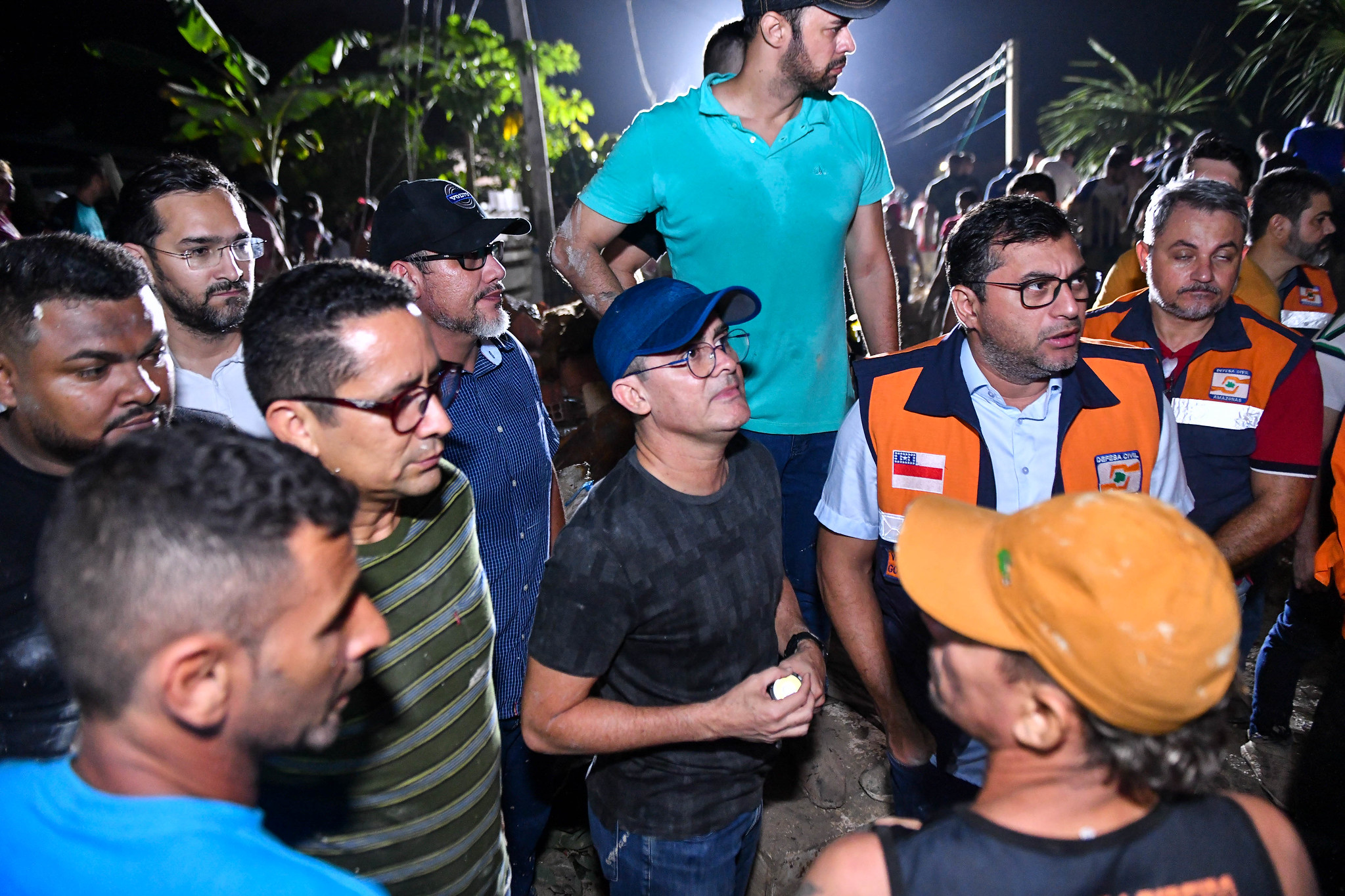 You are currently viewing Prefeitura ativa Comitê de Gestão de Crise. Prefeito David Almeida acompanha resgate de vítimas de deslizamento