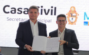 Read more about the article David Almeida destaca caráter e articulação política de Marcos Rotta durante cerimônia de posse do novo secretário-chefe da Casa Civil