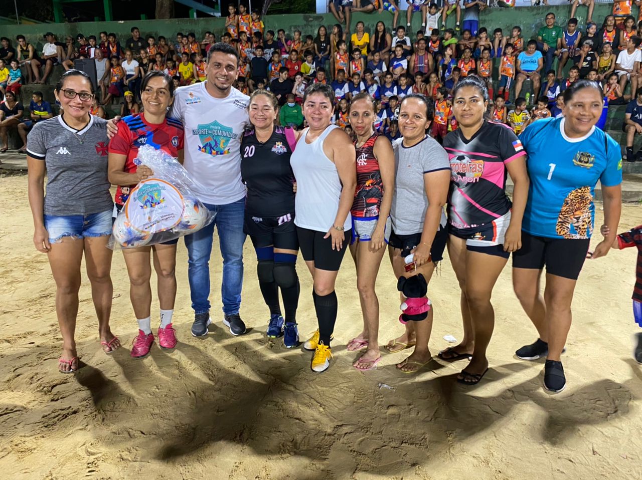 No momento, você está visualizando Prefeitura de Manaus entrega kits esportivos a seis projetos do bairro Alvorada