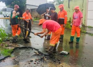 Read more about the article Prefeitura de Manaus inicia trabalhos emergenciais para recuperar drenagens rompidas e obstruídas por lixo