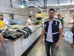 Leia mais sobre o artigo Prefeitura de Manaus intensifica fiscalização nas feiras abastecedoras de pescado e estende horário de funcionamento