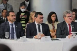 Leia mais sobre o artigo Em Brasília, Wilson Lima diz que novos decretos do marco do saneamento vão permitir mais avanços no Amazonas