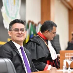 Leia mais sobre o artigo Pesquisa Projeta confirma favoritismo de David Almeida pela reeleição, com aprovação do governo acima de 70%