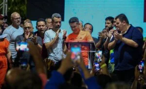 Leia mais sobre o artigo Prefeito assina ordem de serviço para construção de ciclovia na Ponta Negra
