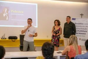 Leia mais sobre o artigo Palestra da jornalista Giuliana Morrone encerra encontro com assessores da Prefeitura de Manaus