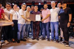 Leia mais sobre o artigo Prefeito David Almeida destaca valorização dos artistas locais com a sanção do Plano Municipal de Cultura