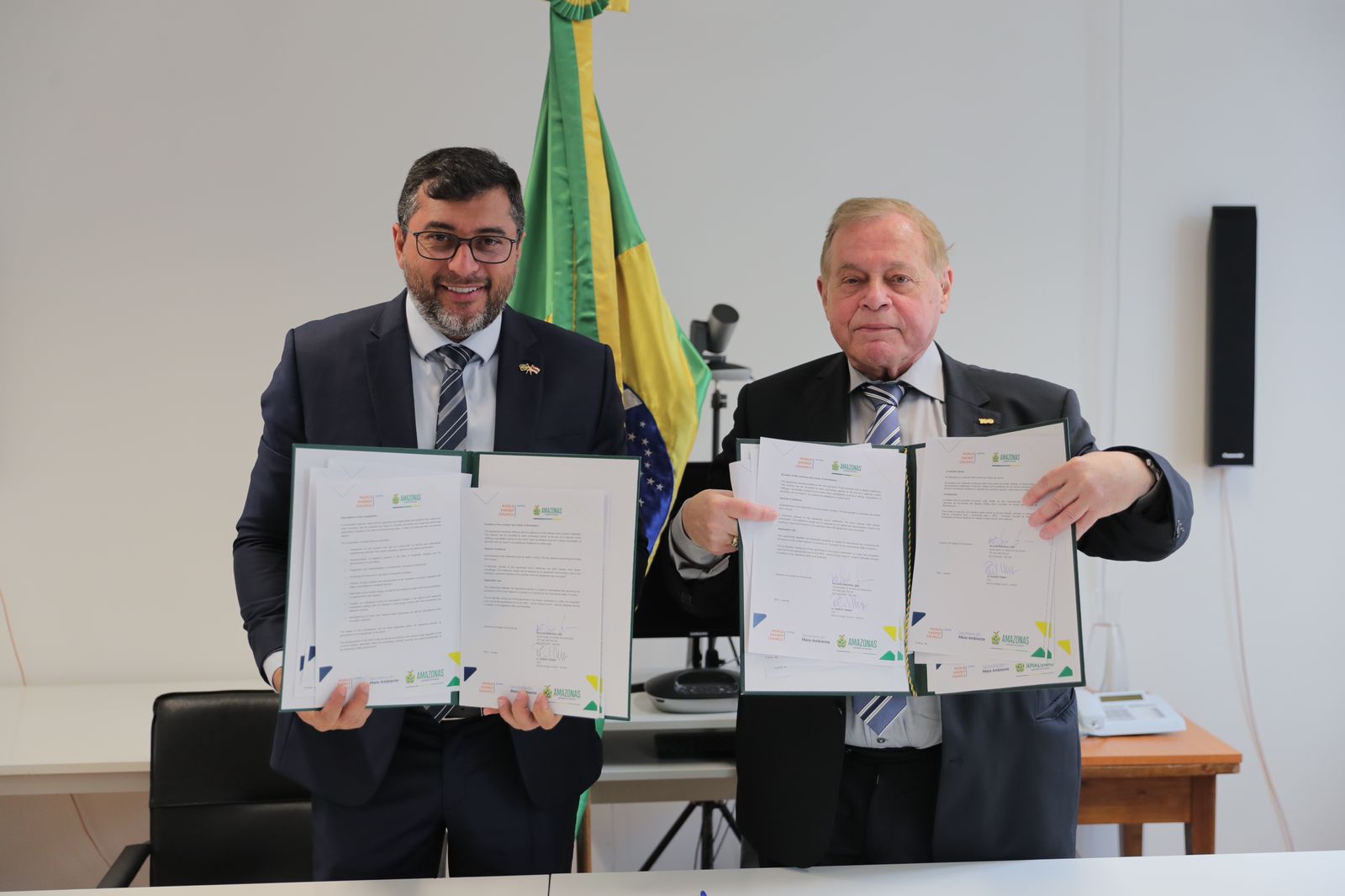 You are currently viewing Wilson Lima formaliza cooperação com o Conselho Mundial de Energia para troca de experiências e tecnologias