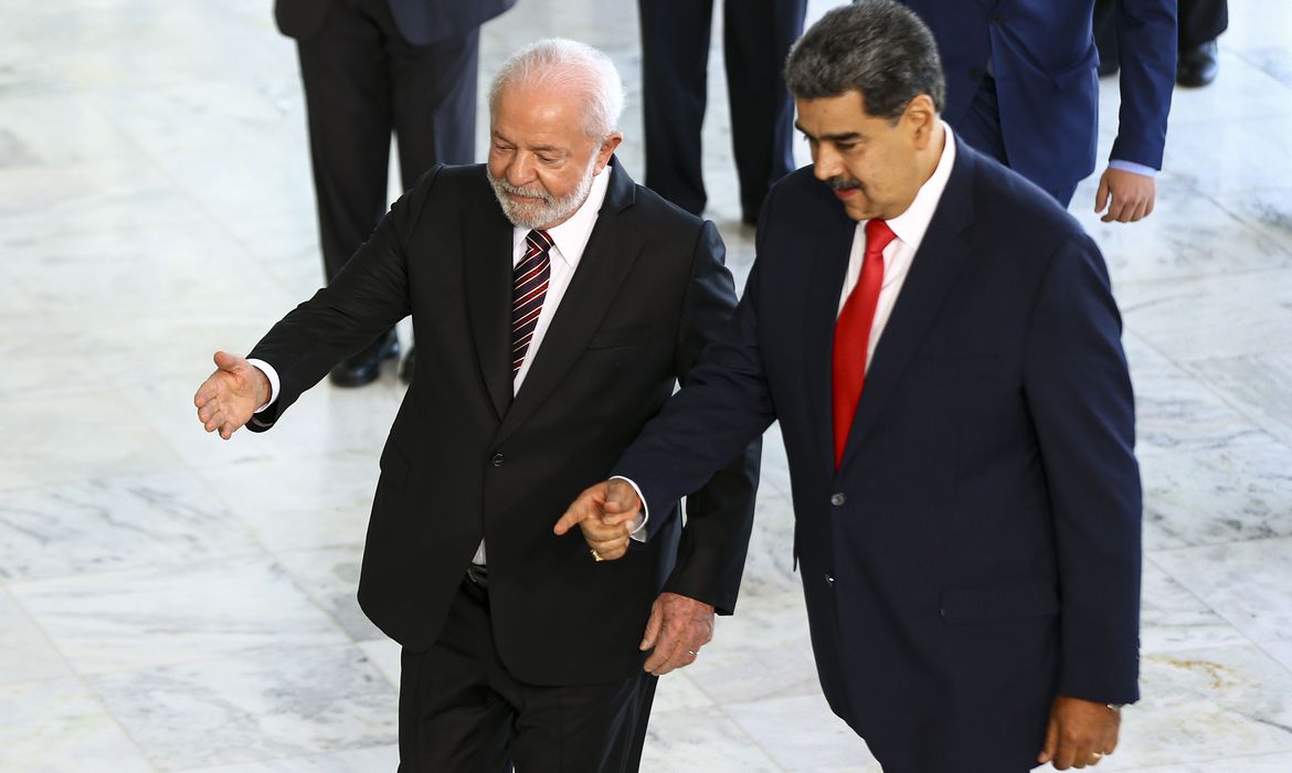 You are currently viewing Lula diz que retomada de relação com Venezuela é plena