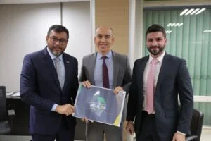 Leia mais sobre o artigo Em Brasília, Wilson Lima busca por parceria com Governo Federal para programas de soluções de moradias do AM