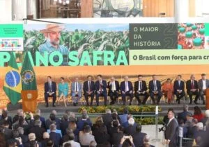 Leia mais sobre o artigo Governo do Amazonas participa do lançamento do Plano Safra 2023/2024 do Governo Federal