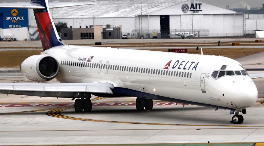 You are currently viewing Funcionário de aeroporto morre após ser sugado por motor de avião nos EUA