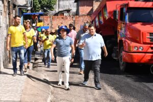 Read more about the article Prefeito anuncia aceleração do ‘Asfalta Manaus’ durante o verão