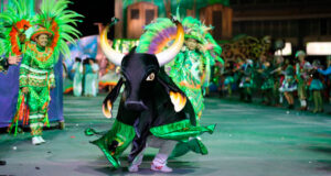 Read more about the article O 65º Festival Folclórico do Amazonas se encerra no ritmo das toadas dos bois-bumbás de Manaus