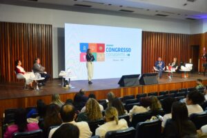 Read more about the article Em congresso nacional, Prefeitura de Manaus relata experiência da Semsa no acompanhamento de imunizações