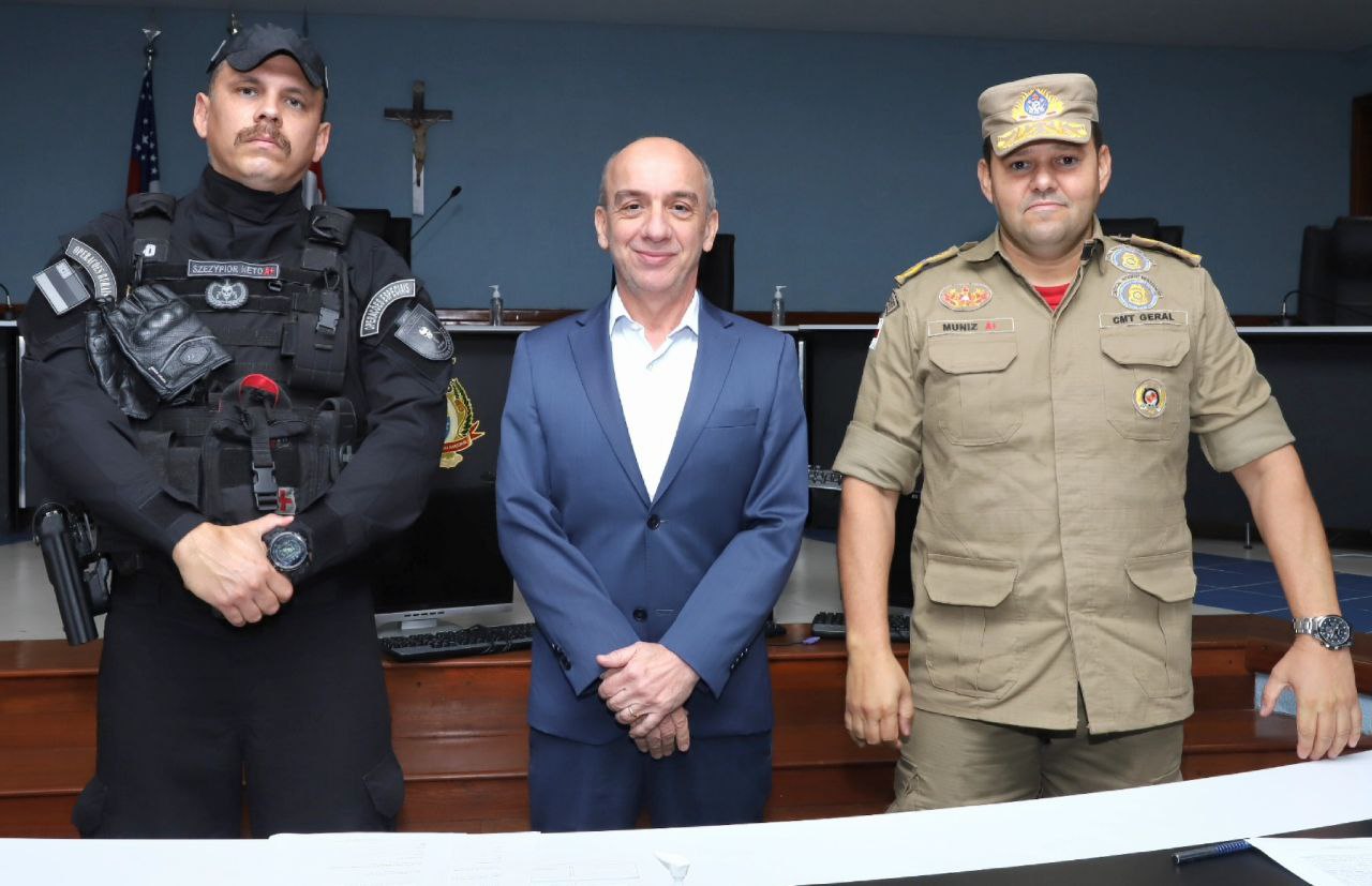 You are currently viewing TCE realiza doação de bens para COE e Corpo de Bombeiros do AM