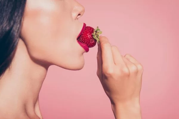 You are currently viewing Mulheres gostam mais de sexo oral do que de penetração, diz pesquisa