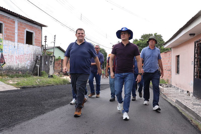 You are currently viewing Prefeito acompanha início do programa ‘Obras de Verão 2023’ nas zonas Oeste e Norte de Manaus