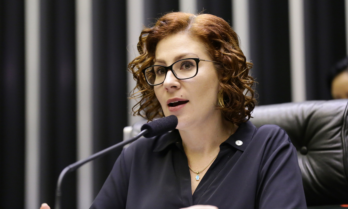 You are currently viewing Operação da PF cumpre mandado de busca e apreensão contra Carla Zambelli