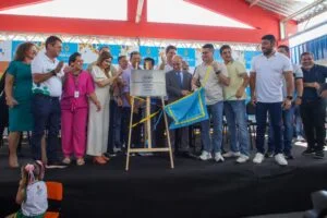 Leia mais sobre o artigo Prefeito entrega creche no bairro Planalto e destaca altas metas de ensino da sua gestão