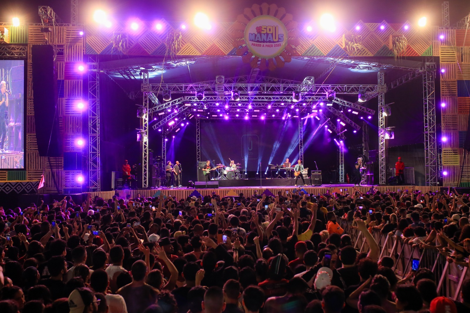 No momento, você está visualizando Prefeitura instala contêineres para troca de pulseira do ‘#SouManaus Passo a Paço 2023’