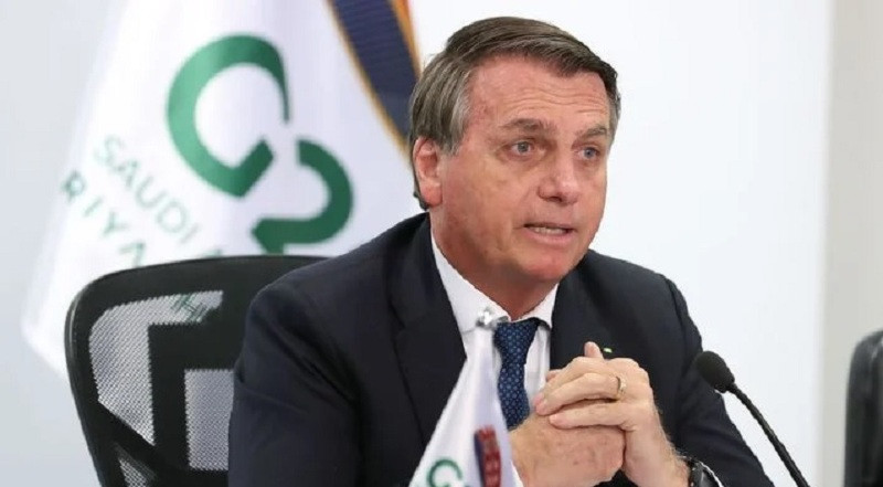 You are currently viewing Bolsonaro nega ter recebido dinheiro da venda de relógio Rolex presenteado pela Arábia Saudita