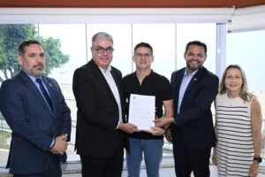 Leia mais sobre o artigo Prefeito apoia candidatura brasileira para sediar a Copa do Mundo Feminina de 2027 e Manaus como cidade-sede