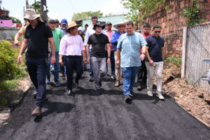 Read more about the article Prefeito David Almeida inaugura recapeamento de ramais na semana dos 1.000 dias de gestão