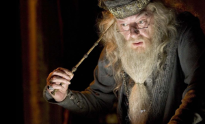 Read more about the article Michael Gambon, 2º ator a interpretar Dumbledore em ‘Harry Potter’, morre aos 82 anos